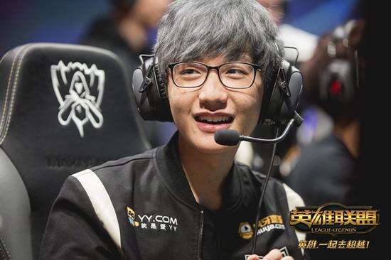 出国足在可 出国足在可