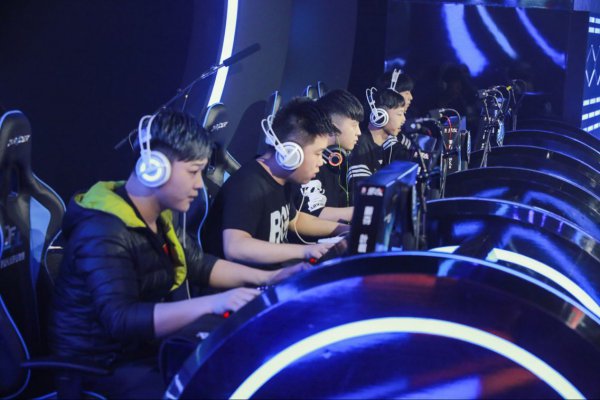 她一直保持 她一直保持